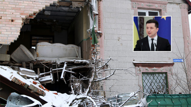 Một ngôi nhà trên đường Stratonautov trong làng Veseloye, Donetsk bị phá hủy.